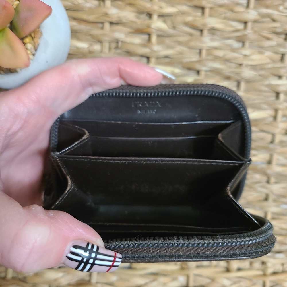 🤎 Prada Zip Card Wallet - Picture 4 of 9
